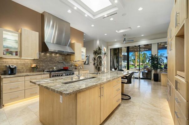 Dining room, Interior, Kitchen, Recessed Lighting, Stainless Steel Appliances
