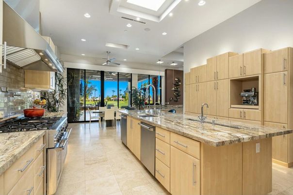 Dining room, Interior, Kitchen, Recessed Lighting, Stainless Steel Appliances