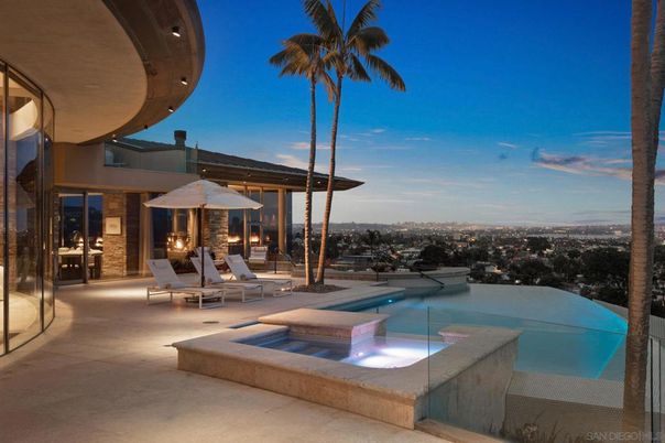 Exterior, Fireplace, Pool