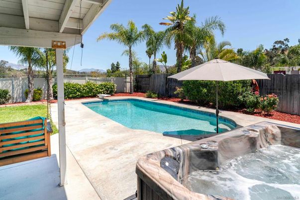 Exterior, Hot Tub, Pool