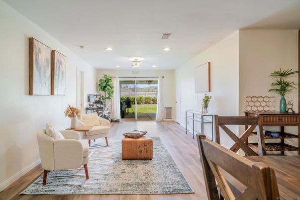 Interior, Living room, Recessed Lighting, Wood Texture Flooring