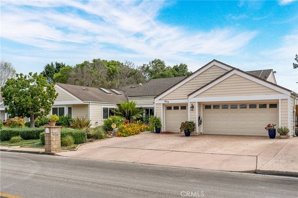 Attached, Exterior, Facade, Ranch