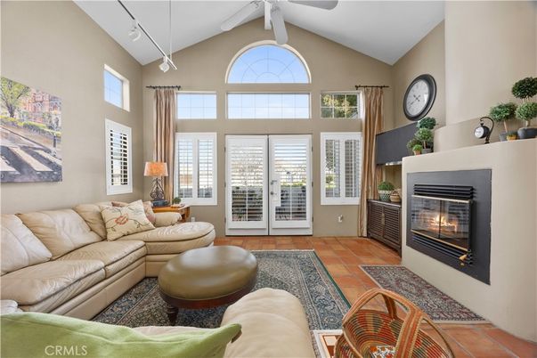 Fireplace, Interior, Living room