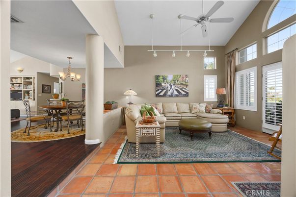 Chandelier, Dining room, Interior, Living room, Pendant Lights