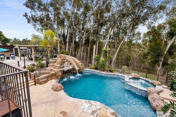 Exterior, Pool