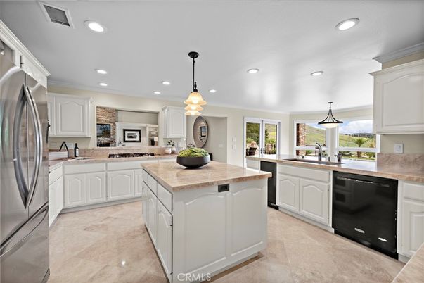 Interior, Kitchen, Pendant Lights, Recessed Lighting, Stainless Steel Appliances