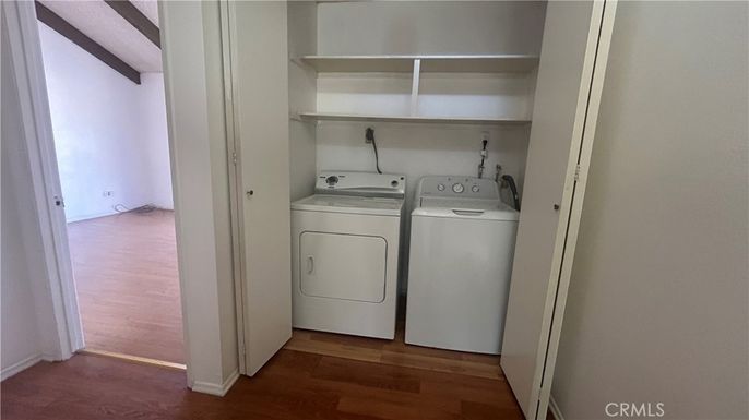 Interior, Utility Closets, Washer, Wood Texture Flooring