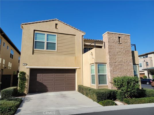 Attached, Exterior, Facade, Mediterranean