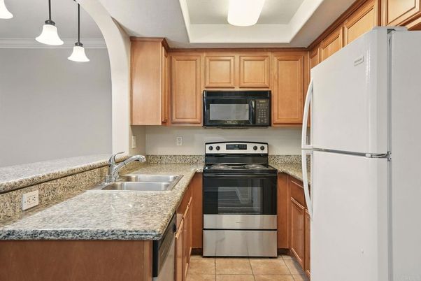 Interior, Kitchen, Pendant Lights, Stainless Steel Appliances