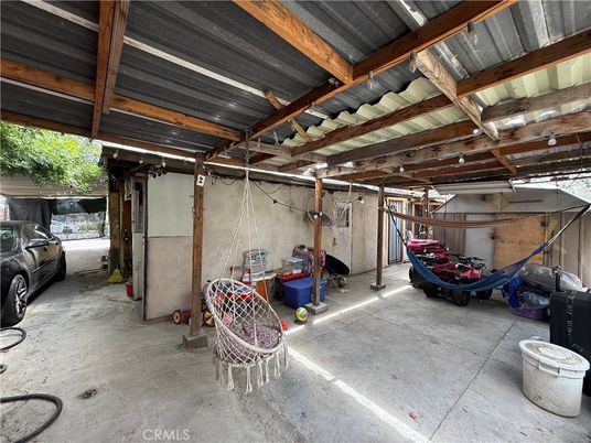 Garage, Interior, Wooden Beams