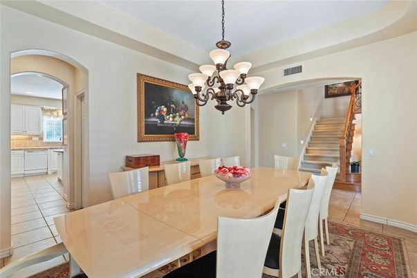 Chandelier, Dining room, Interior, Kitchen