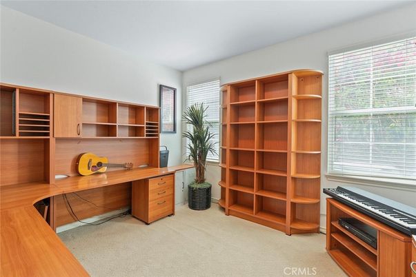 Home Office, Interior
