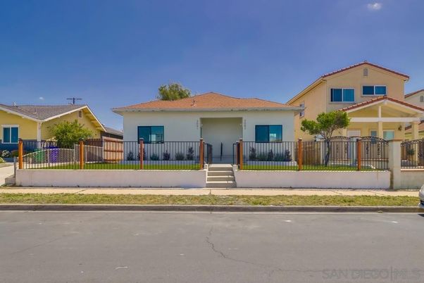 Exterior, Facade, Spanish Mediterranean