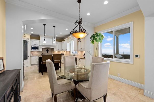 Dining room, Interior, Kitchen, Pendant Lights, Recessed Lighting, Stainless Steel Appliances