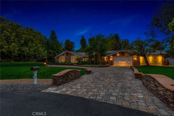 Backyard, Detached Garage, Exterior