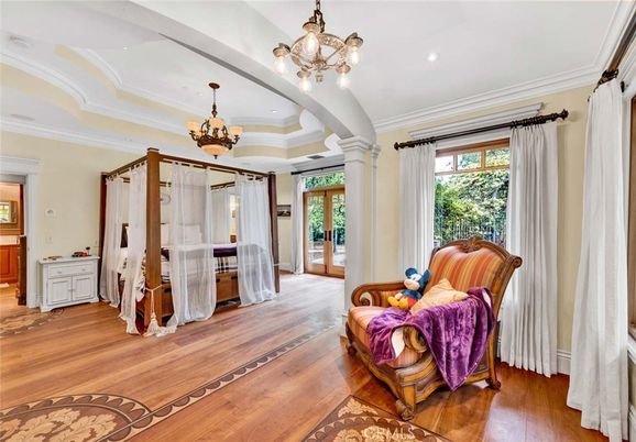 Chandelier, Interior, Recessed Lighting, Wood Texture Flooring
