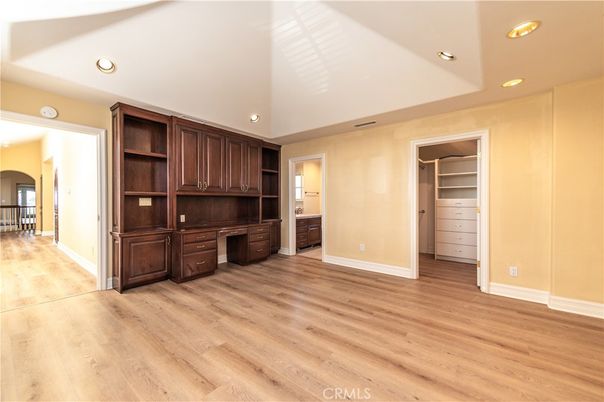 Home Office, Interior, Recessed Lighting, Wood Texture Flooring