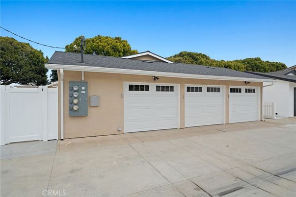 Detached Garage, Exterior