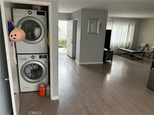 Interior, Utility Closets, Washer, Wood Texture Flooring