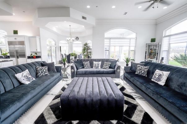 Chandelier, Interior, Kitchen, Living room, Recessed Lighting, Stainless Steel Appliances