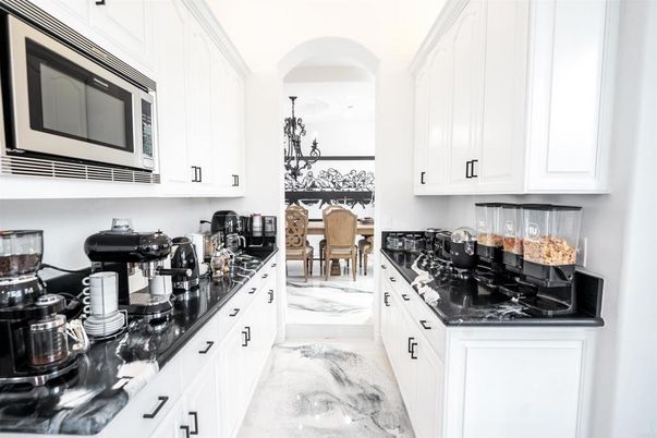 Chandelier, Dining room, Interior, Kitchen, Marble