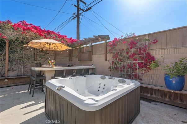 Exterior, Hot Tub