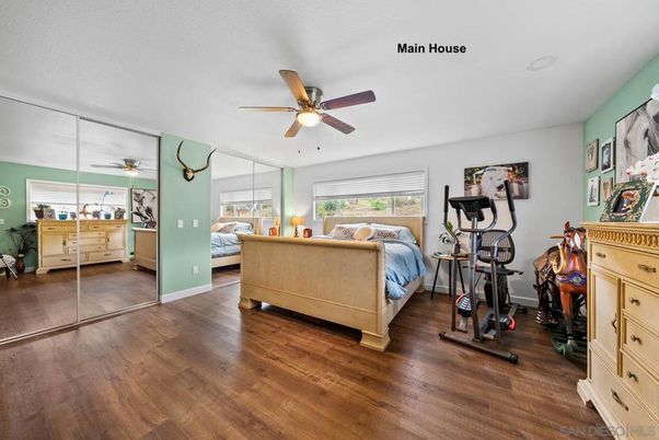 Bedroom, Fitness Equipment, Interior, Wood Texture Flooring