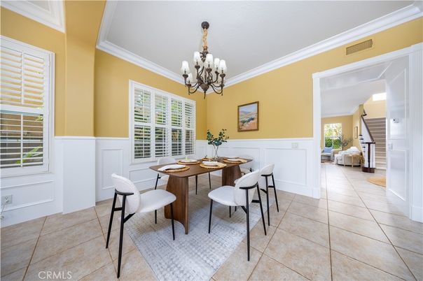 Chandelier, Dining room, Interior