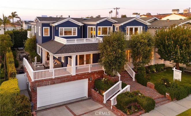 Attached, Exterior, Facade, Brick Facade, American Craftsman