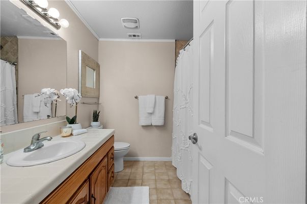 Bathroom, Interior, Tile Countertops