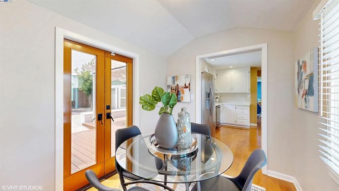 Dining room, Interior, Kitchen, Recessed Lighting, Wood Texture Flooring