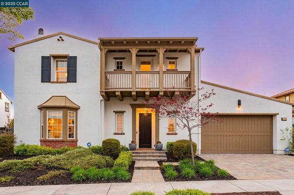 Attached, Exterior, Facade, Spanish Mediterranean