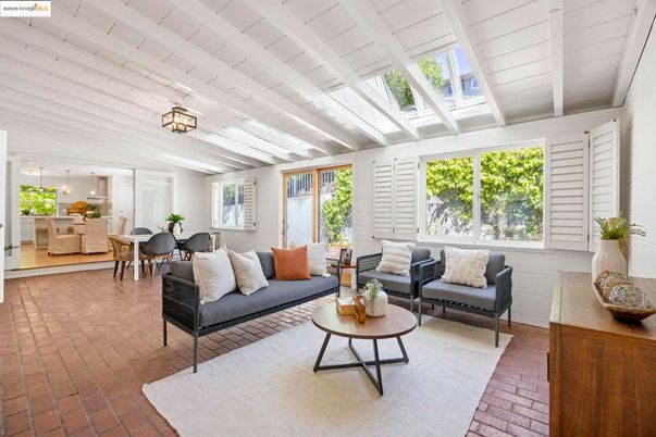 Dining room, Interior, Living room, Pendant Lights