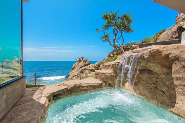 Exterior, Hot Tub, Pool, Water