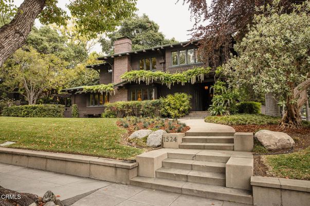 Backyard, Exterior, Facade, Brick Facade, Mediterranean