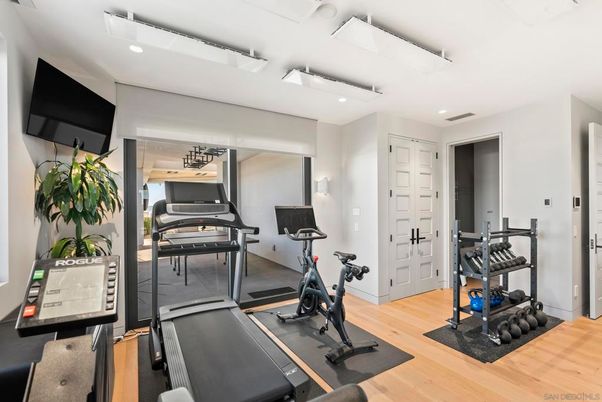 Fitness Equipment, Interior, Recessed Lighting, Wood Texture Flooring