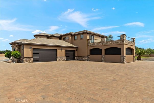 Attached, Exterior, Facade, Mediterranean