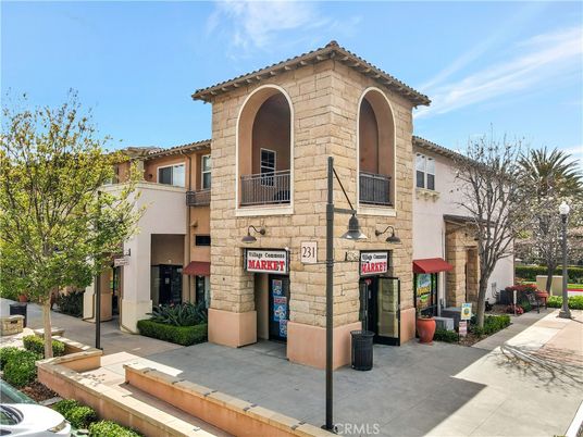 Exterior, Facade, Mediterranean