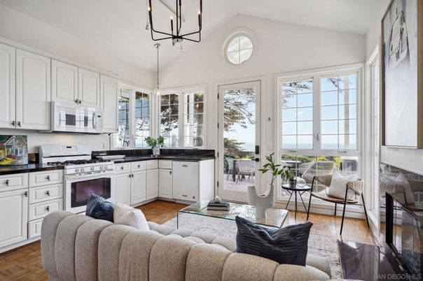 Chandelier, Interior, Kitchen, Living room, Pendant Lights, Water, Wood Texture Flooring