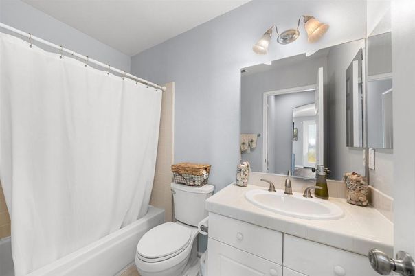 Bathroom, Interior, Tile Countertops