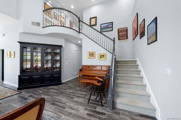 Interior, Piano, Recessed Lighting, Wood Texture Flooring