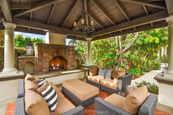 Exterior, Fireplace