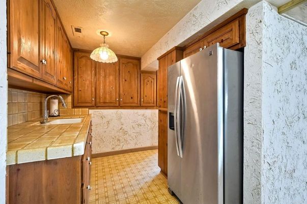 Interior, Kitchen, Pendant Lights, Tile Countertops