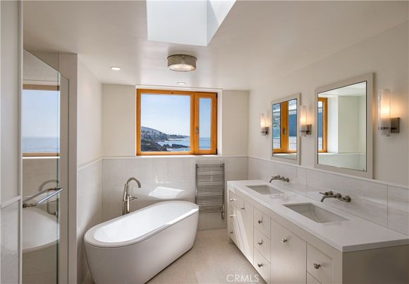 Bathroom, Dual Sink Vanities, Free Standing Baths, Interior, Recessed Lighting, Water