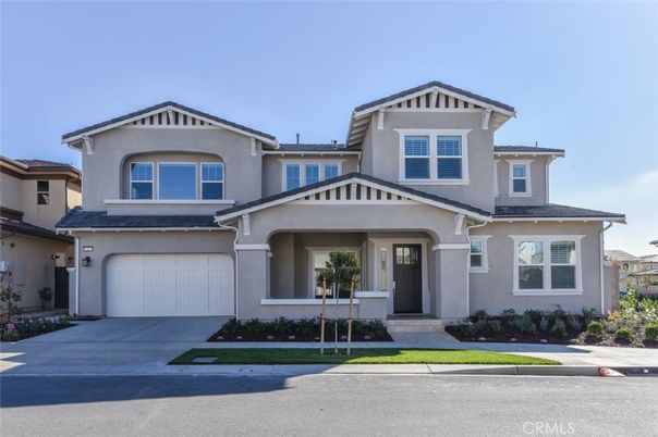 Attached, Exterior, Facade, American Craftsman