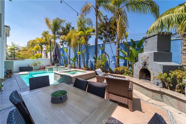 Exterior, Fireplace, Pool
