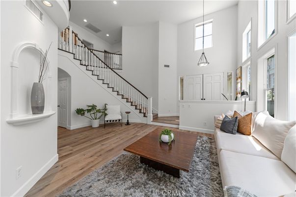 Interior, Living room, Pendant Lights, Recessed Lighting, Wood Texture Flooring