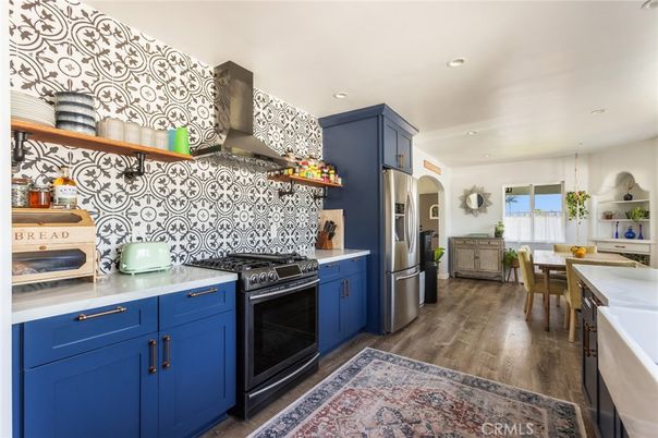 Dining room, Interior, Kitchen, Recessed Lighting, Stainless Steel Appliances, Wood Texture Flooring