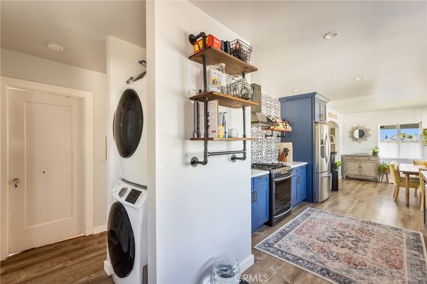 Dining room, Interior, Kitchen, Recessed Lighting, Washer, Wood Texture Flooring