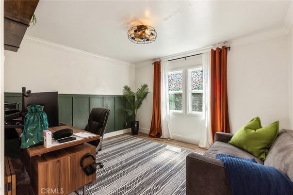 Home Office, Interior